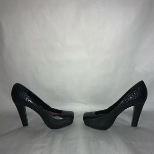 Platform pump heel
